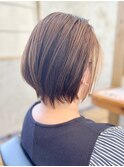 大人可愛いナチュラルインナーカラーまるみショートボブ
