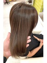 リップス デリコ(LIPS derico)&nbsp;【白髪ぼかしハイライト】　 施術前の写真は右にスワイプ