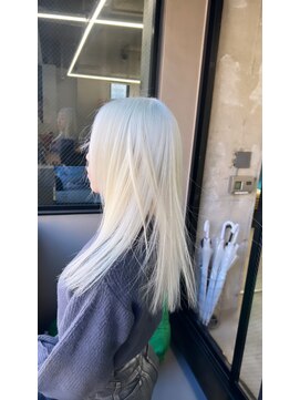 モニカ 原宿店(MONIQA) ホワイトカラー