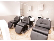 エレノア 梅田 大阪駅前第4ビル店(Eleanor)の雰囲気（フルフラットシャンプー台でリラックス★【梅田 東梅田】）