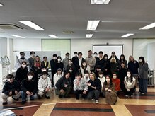 白髪ぼかしセミナーを行うオーナーが在籍