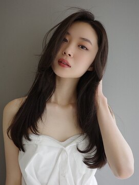 シア(sia) ロングレイヤーウェーブレイヤー髪質改善大人のワンカラー心斎橋