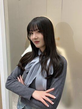 スリー(THREE) 大人可愛い上品で艶のあるヘア