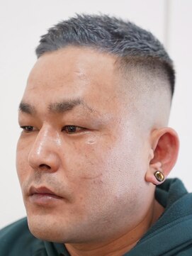 メリケンバーバーショップ コウベ(MERICAN BARBERSHOP KOBE) メンズバーバースタイルハイトーンバズa