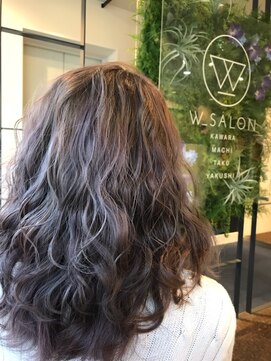 ダブル アンダーバー サロン(W_SALON) 【W_SALON 河原町】アッシュ×ブルージュ/巻き髪/アッシュカラー