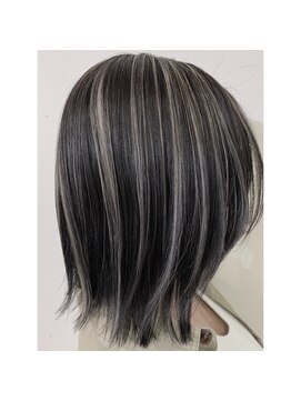 ラリー(Larry) グレーベージュ×コントラストハイライト