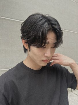 ラナ 渋谷(Lana) 波巻きハイライトマッシュパーマウルフセンターパート渋谷黒染め