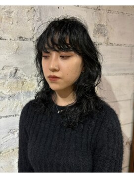 クエント(cuento) ロングソフトウルフパーマ/ワイドバング/ブルーブラック