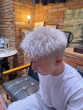 フォーコーナーズ(Four Corners) ホワイトフェード