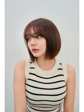 ヒュー 広島(HEW) ぷつっとボブ前髪あり大人かわいいグレージュヘア20代30代