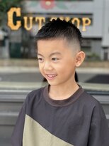フォーコーナーズ(Four Corners)&nbsp;キッズカットフェード刈り上げ男の子髪型