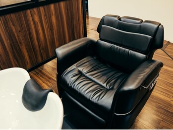 カルム 西日暮里(Calme)の写真/乾燥が気になる季節にもオススメ◎頭皮の汚れを落とし、健康な頭皮環境を保つ髪へ<理容室>[西日暮里]