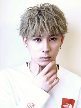 Men's salon Dahlia 恵比寿 メンズカット/メンズパーマ/ダウンパーマ/ブリーチ/カラー 恵比寿メンズブリーチ束感マッシュショート