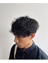 ヨムニノクチ(YOMUニノ口) 刈り上げセンターパート/波巻きツイストスパイラル