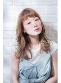 柔らかさ満点なゆれるほつれウェーブ