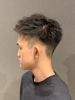 ビーダンディー(Bee dandy)&nbsp;短髪黒髪 ジェットモヒカン 刈り上げツーブロックフェード