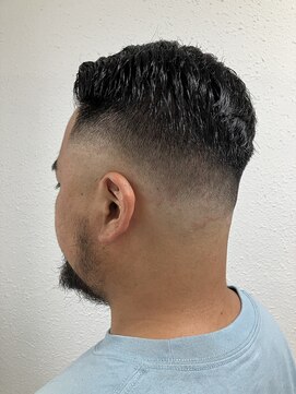 ジェナ(Jena) スキンフェード