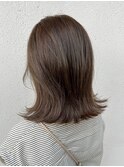 外ハネミディ×オリーブグレージュ