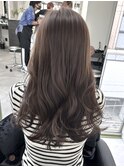 動きのあるレイヤースタイル&透明感アッシュベージュ