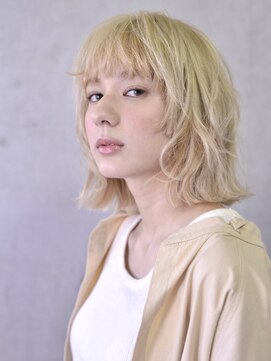 コイ(coii) 抜きっぱなしブロンド/ボブ