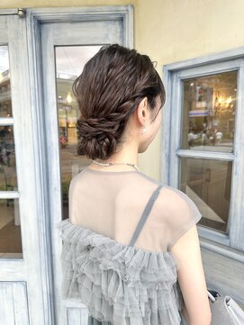 エイミーバイアフロート(amie by afloat) * 王道シニヨンアップアレンジ