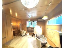 手軽に体験できる美容機器のある癒しと安らぎの空間