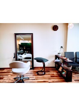 【兵庫駅/大開駅から徒歩5分】2席のみのプライベートサロン。周りの目を気にせず特別なサロンtimeをお届け!