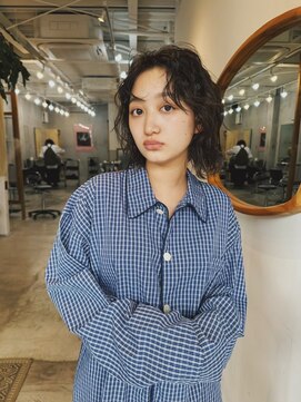 ヒュージ 表参道(huge) ニュアンスパーある/ゆるふわスパイラル/レイヤーカット/顔周り