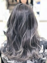 ミーティア バイ クアトロ(Meteor By QUATRO)&nbsp;ハイライトたっぷりホワイトグレージュ