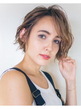 ピズム(PISM) 耳かけニュアンスイメチェンボブ/フォギーベージュ