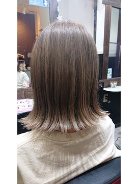 ミアロ 泉中央店(miaro) 外はねボブ