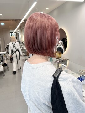 ソル ジングウマエ(SOL JINGUMAE) ぱつっとボブ×ピンクベージュ