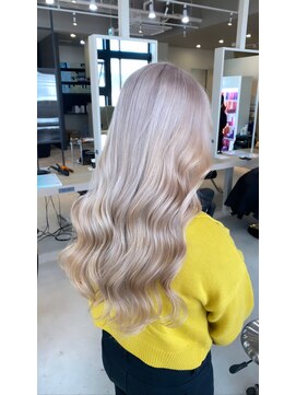 リア 近鉄八尾店(Lia) ホワイトカラー/ホワイトベージュ