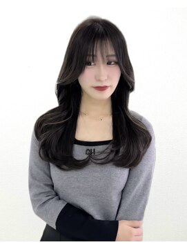 ワン バイ ジエクト(One by The Ect) くびれレイヤーカットヨシンモリ韓国ヘア黒髪アッシュグレージュ