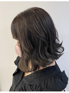 バーグ ドゥ(Bague deux) 前下がりボブ