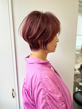 アルトル 池袋(altru) ◇ショートボブホワイトグレージュミニウルフチェリーブラウン