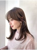 うっとり横顔×似合わせレイヤーカット