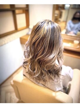 ヘアー リラクゼーション アンヴィ(Hair Relaxation anvi) レイヤー　シャドールーツ