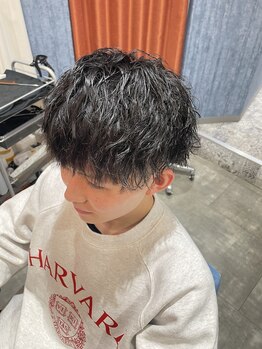 アオイロ(aoiro)の写真/メンズカジュアルの最先端！人気のツイストパーマは再現性のあるスタイルでリピート続出♪