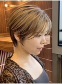 横浜西口イルミナカラーハンサムショートウルフベージュアッシュ