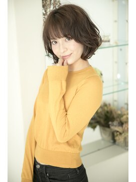 ルルディ バイ アフロディーテ銀座(luludi by APHRODITE) ミディアム/デザインカラー/シルキーベージュ/斜めバング/銀座