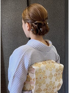 キーポイント(K Point) 編み込みシニョン