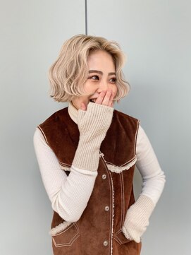 モルニ(MORNI) ダブルカラー_マロンベージュ Aラインボブ かきあげ