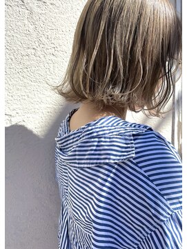 ジィップクリニカ(Zip clinica) くすみベージュ 担当近森