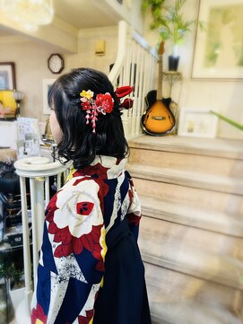 美容室 ティンカーベル ハーフアップ