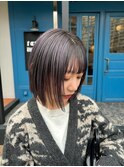 根元が伸びても分かりづらいデザインカラー♪