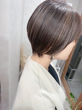 イルウィ(irwi) 【大人かわいい】こなれ感ショートヘア　ハイライトカラー