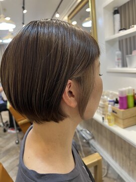 エムスリー ソリス(EMU THREE SOLIS) ショートボブ