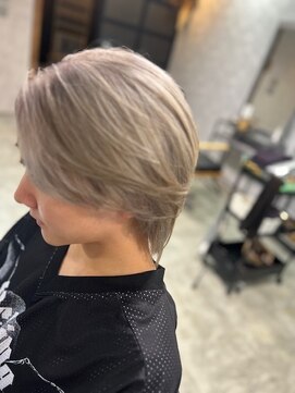 ヘアメイク リヴ(Hair Make Liv) スモーキーベージュ×ウルフ