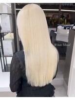 ベレーザ 渋谷(BELEZA)&nbsp;11160髪質改善シルバーアッシュホワイトブロンド艶髪ストレート